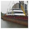barge towing and crane services on Illinois waterways